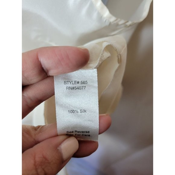 Cabi Ruffle white sleeveless silk button down top - Picture 7 of 9